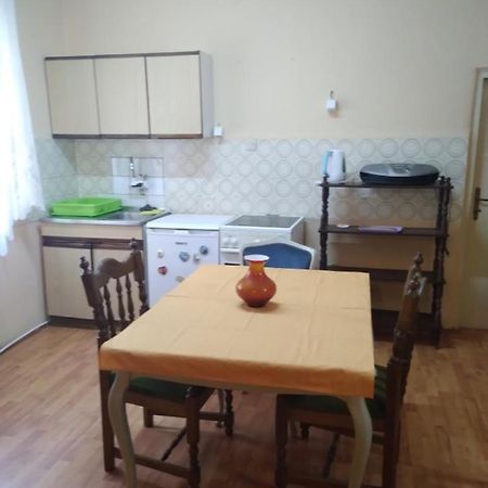 Hostel Bata Apartman Kanjiza Ngoại thất bức ảnh