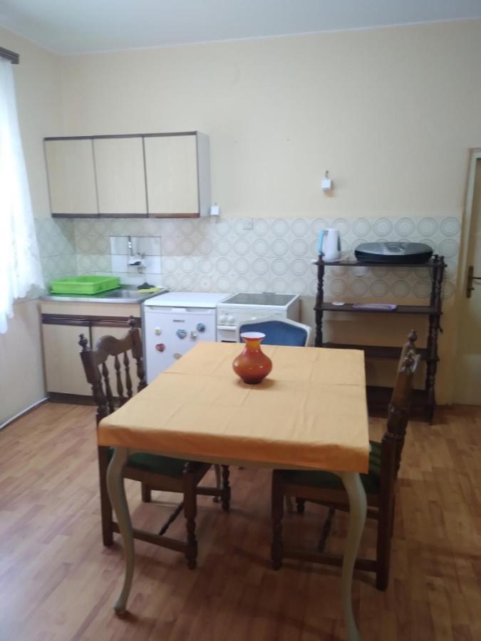 Hostel Bata Apartman Kanjiza Ngoại thất bức ảnh